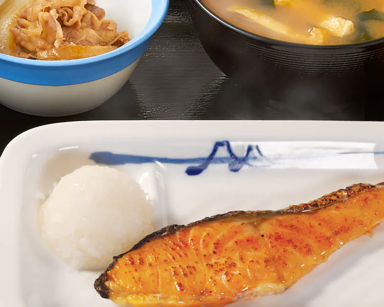 松屋の「炙り焼鮭定食」