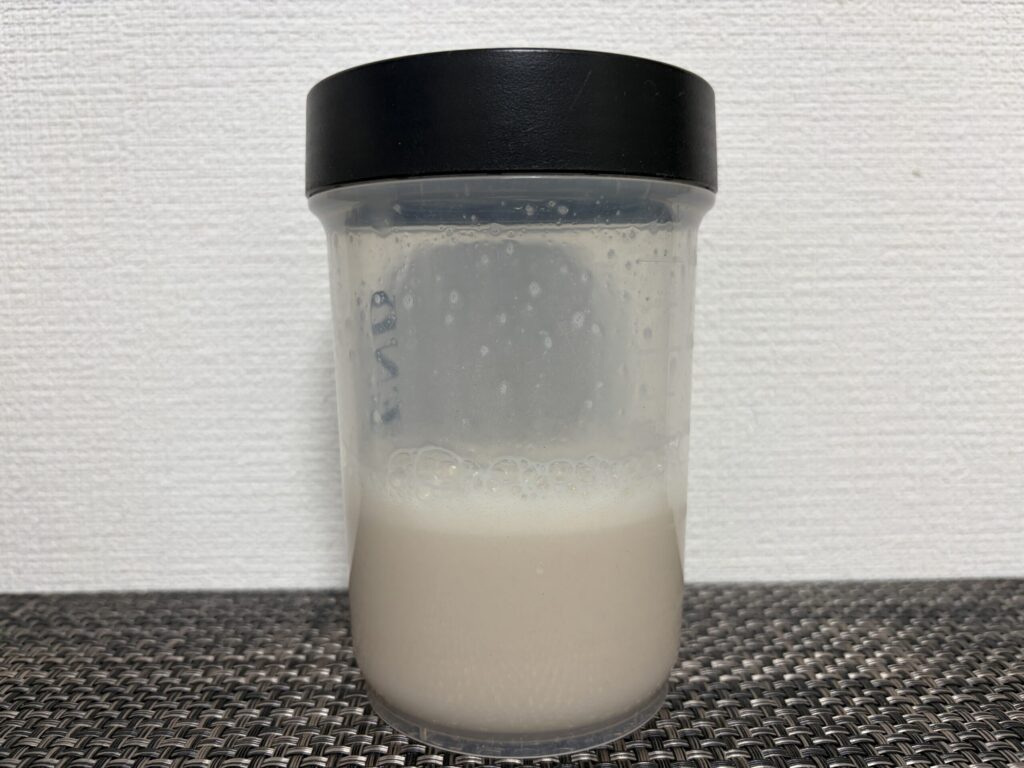 エクスプロージョンのおしるこ味を溶かしたシェイカー